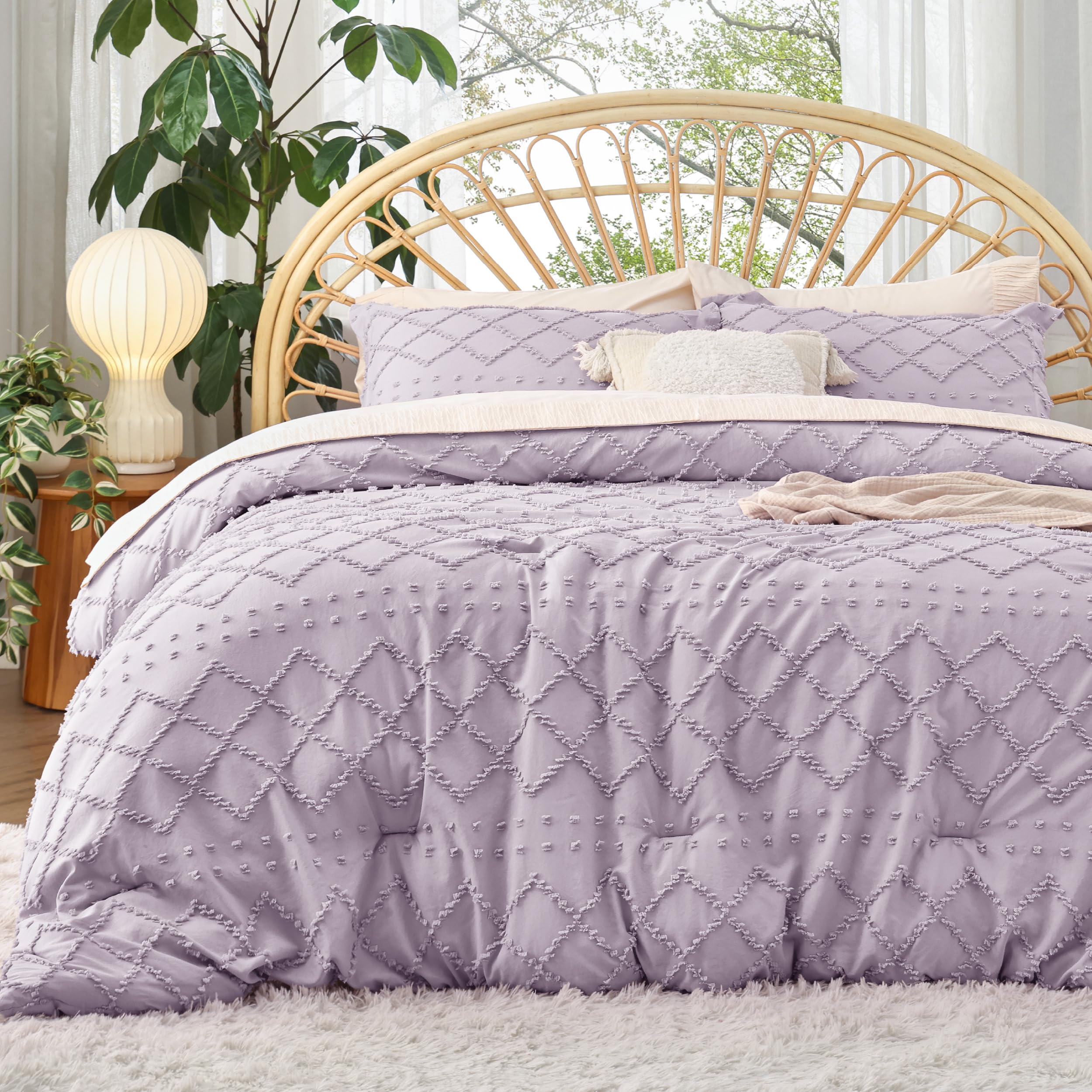 Bedsure Queen Comforter Set - White Comforter, Boho Tufted Shabby Chic Bedding Comforter Set, 3 Pieces Vintage Farmhouse Bed Set for All Seasons, Fluffy Soft Bedding Set with 2 Pillow Shams